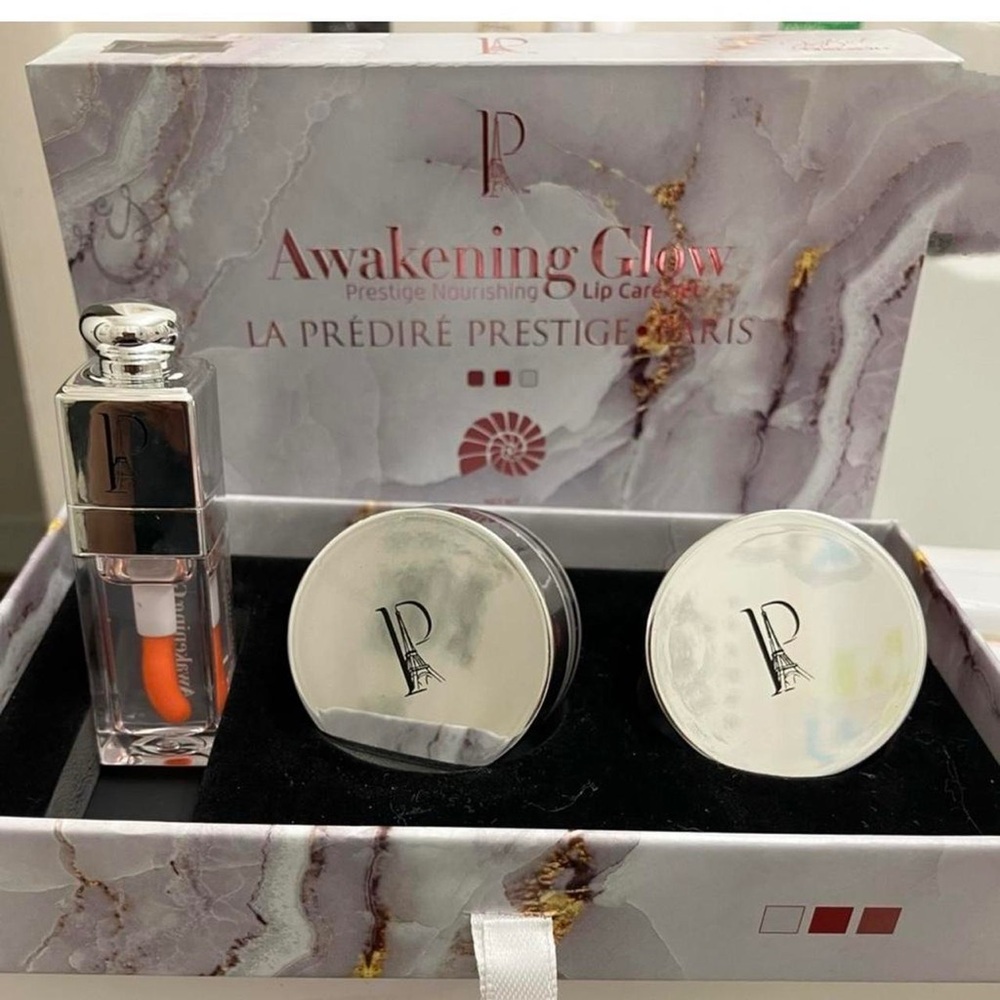 AWAKENING GLOW
PRESTIGE NOURISHING LIP
CARE SET
